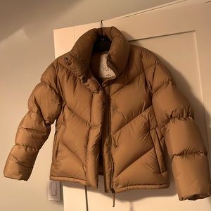 Aritzia puff jacket in caramel XS, like new